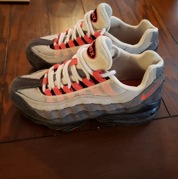 Nike Air Max - Picture 2 of 6